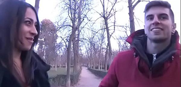  "Wanna do a street blowjob" Lucia picks up a lucky guy in the Madrid park